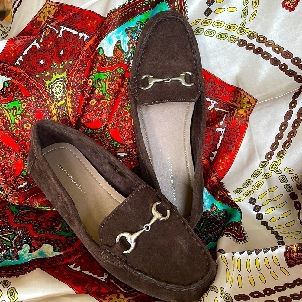 Brand New Mercer & Madison Genuine Suede Brown Flats Loafers Silver Buckle